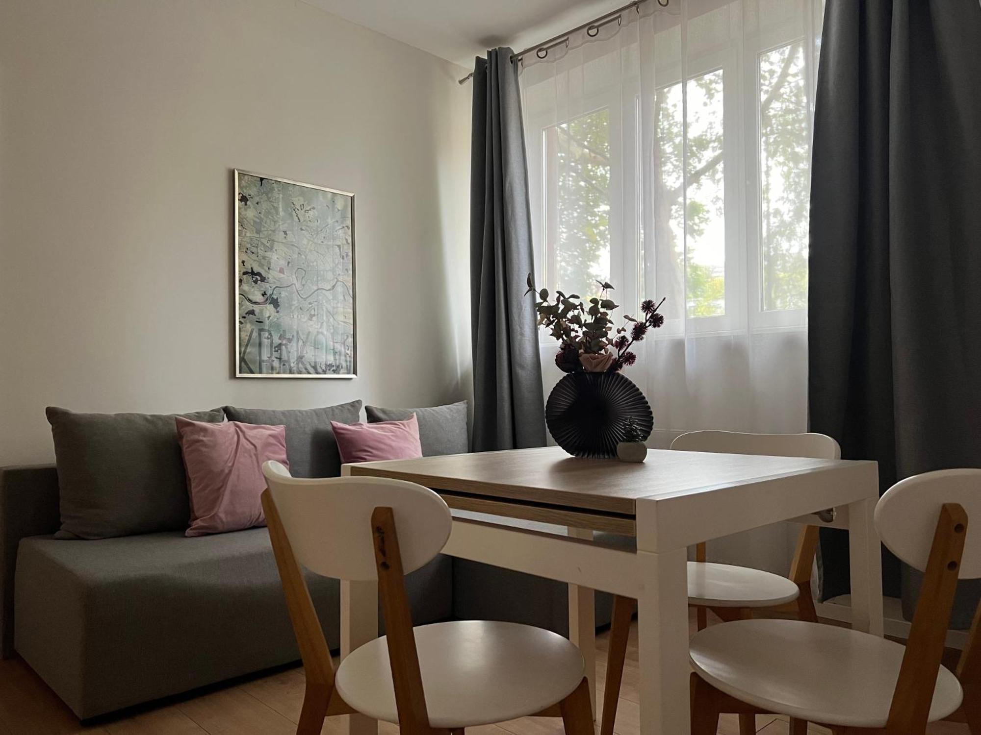 Modern & Cozy Flat - Near To Wawel Castle Leilighet Krasków Eksteriør bilde